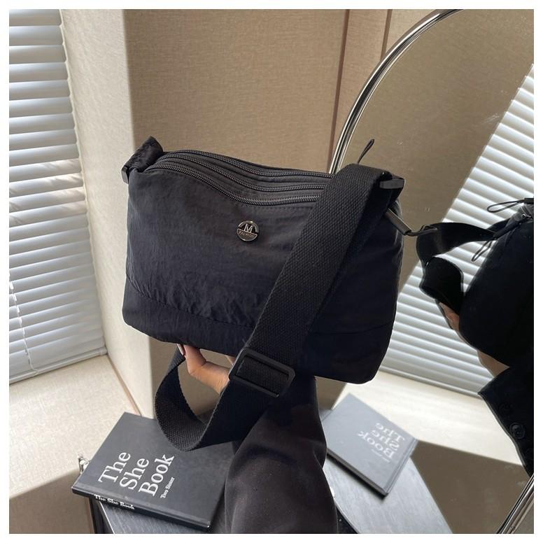 IELGY Summer Simple Messenger Female Bag Large Capacity Commuter Casual