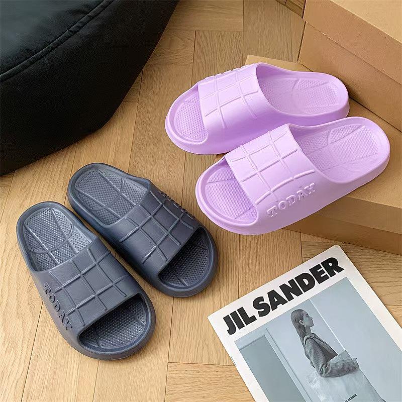 Unisex Summer Non-Slip EVA Flip Flops - Soft Sole, Deodorant, Wear-Resistant, Thick-Soled Slippers for Home and Bath.