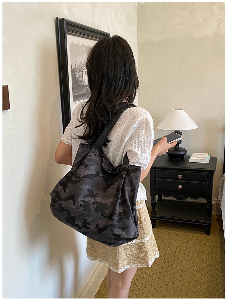 Borsa Tote da Donna Grande in Tela Mimetica - 2026 Borsa a Spalla Versatile per il Pendolarismo