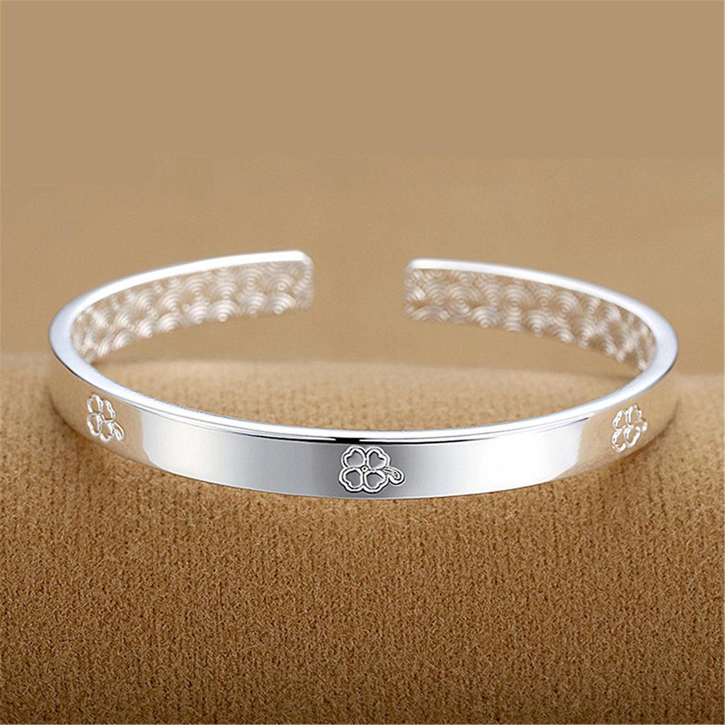 Korean Style Four-Leaf Clover Slim Bracelet - Popular Fashion Bangle with Leaf Design