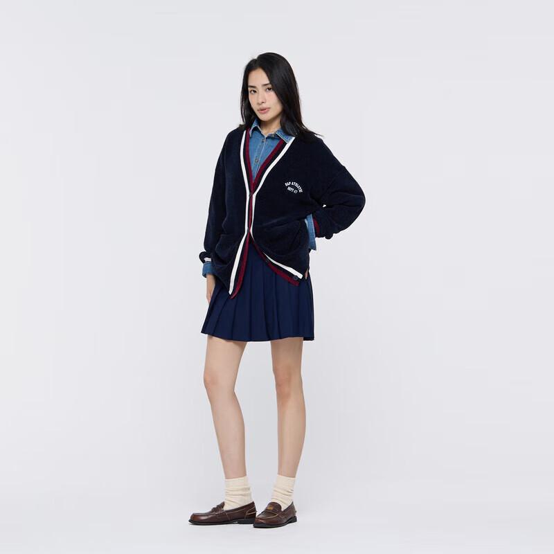 Gap Women's Logo Embroidered Chenille V-Neck Knit Cardigan