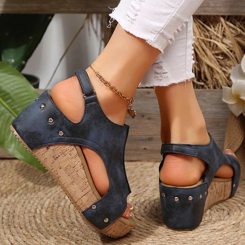Fashion Retro Rivet Decor High Heel Sandals for Women Rome Style Open Toe Wedge Sandal Female Plus Size Outdoor Non-Slip Sandalias Mujer