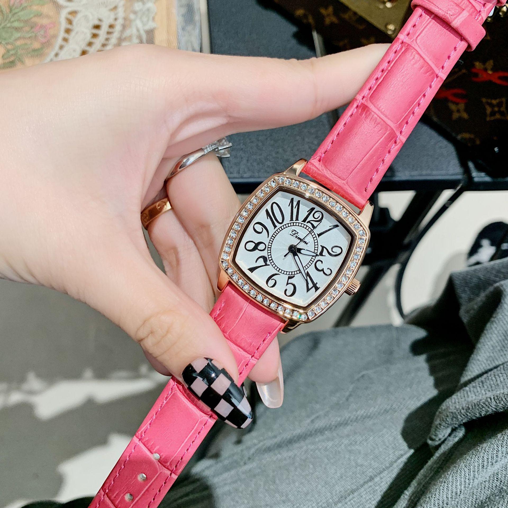 

Женские часы с ремешком и квадратным циферблатом, женские кварцевые часы Simple Temperament, модные водонепроницаемые