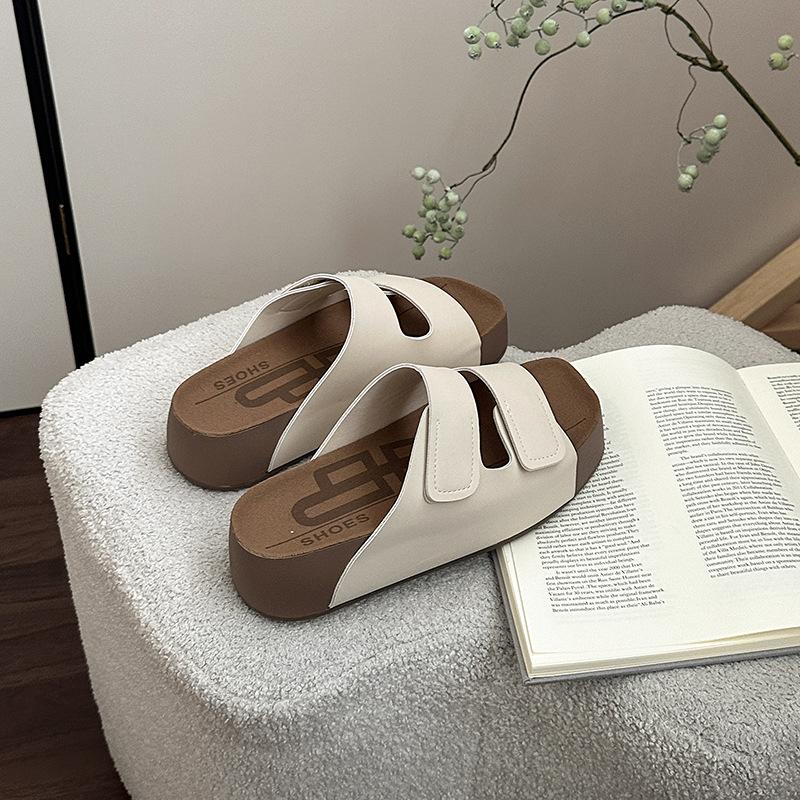 

Soft-soled retro thick-soled slippers women s summer 2025 new fashion outer wear high-end non-slip casual cool slippers 40