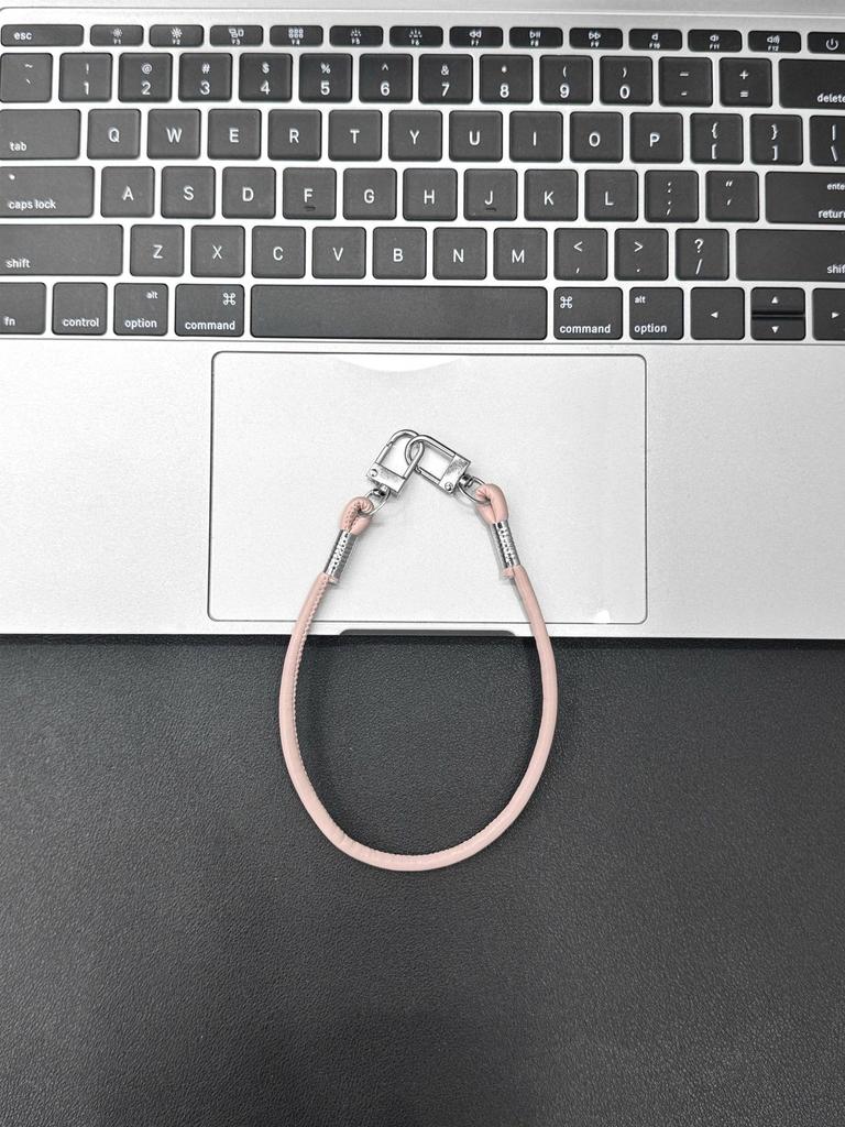 Wrist Rope Short Buckle Leather Rope PU Short Rope Earphone Sleeve Rope Wrist Rope DIY Color Mobile Phone Case with Universal