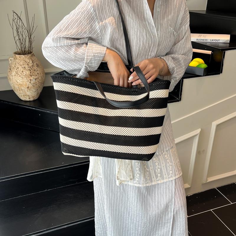 Black and white striped shopping bag Lazy wind tote bag Simple woven large-capacity shoulder commuter bag