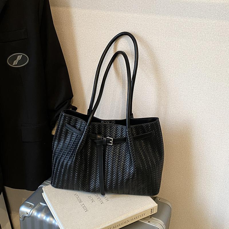 Retro Bag Women's Large Capacity 2025 New Autumn and Winter Versatile Woven Bag Shoulder Bag Casual Commuter Tote Bag