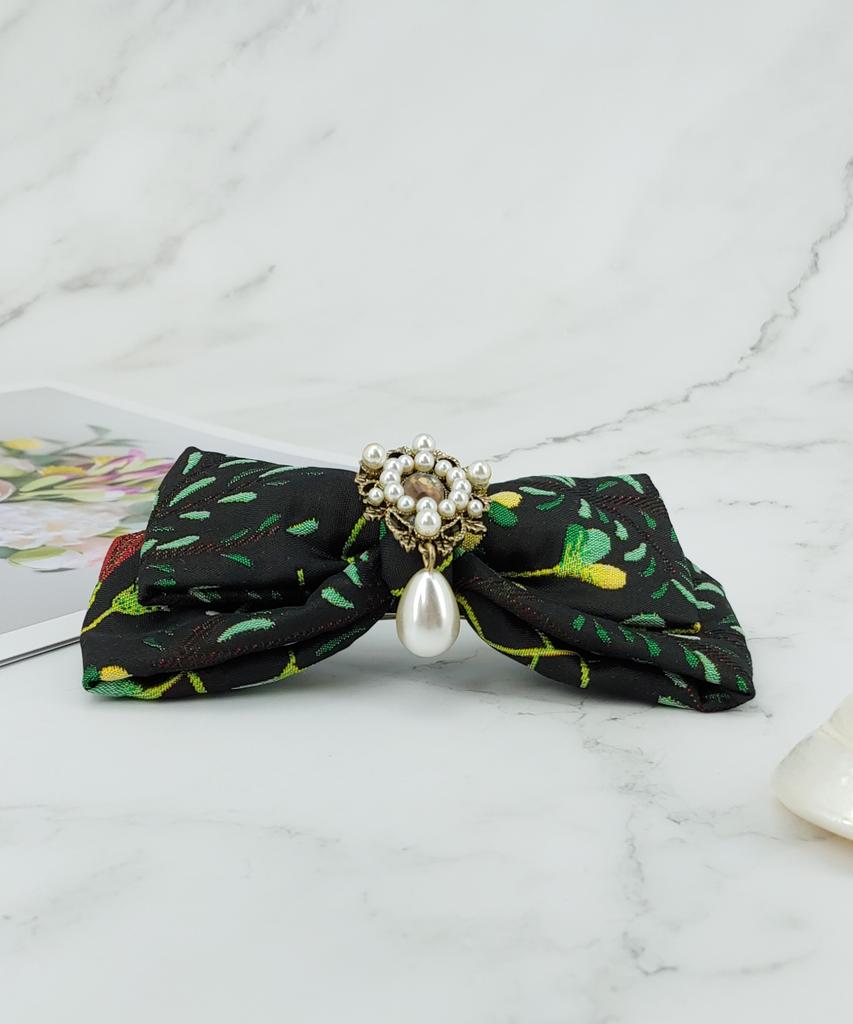 Maia Rose Jacquard Ribbon Pin In Black