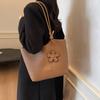 Hand carry versatile bucket bag women's bag 2025 new fashion texture shoulder bag casual messenger bag