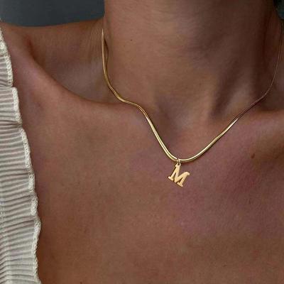 Collana con ciondolo in acciaio inossidabile placcato oro AZ Alphabet per donna, catena a serpente, lettera iniziale, collane con clavicola, gioielli da collare