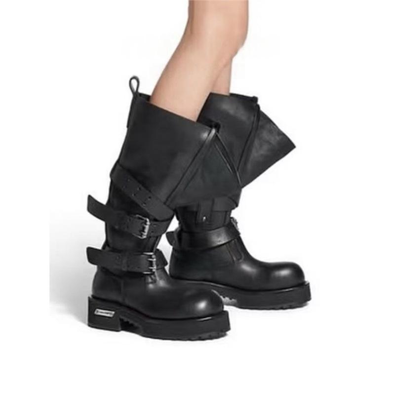 Zhang Shaohan has the same thick-soled thick-heeled medium boots, belt buckle fashion boots, round head retro wind knight boots.