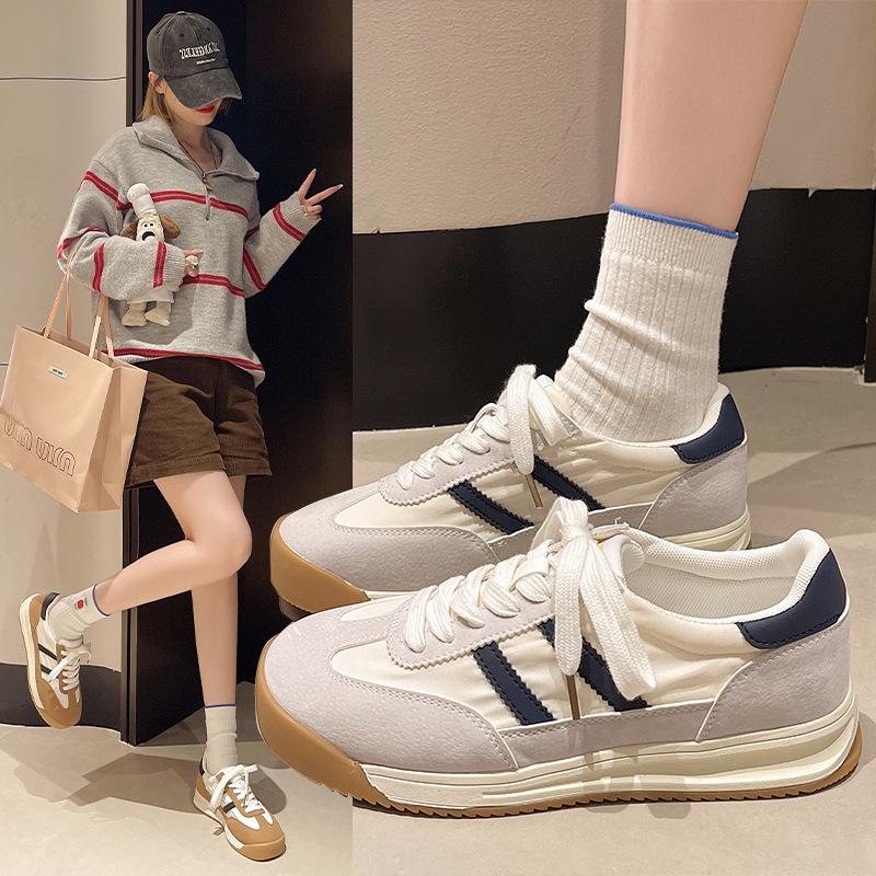 Retro color matching in autumn 2025 new versatile niche temperament college wind breathable soft sole heightening casual women's shoes