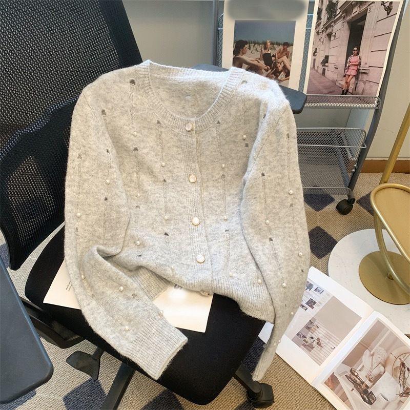Autumn and Winter New a Retro Style and a Design Sense Pearl Hollow Knitted Sweater Cardigan Jacket Women Top