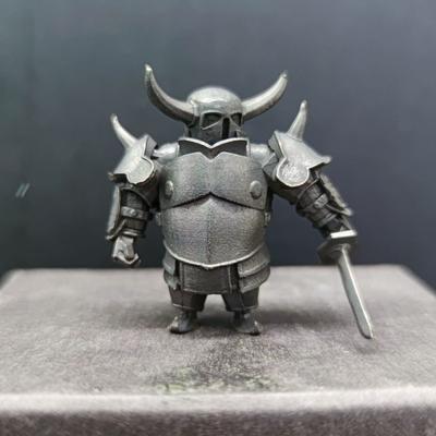 40 mm große, antike Miniaturfigur eines Schweinereiters aus Kupfer – ideal als Dekoration oder Geschenk.