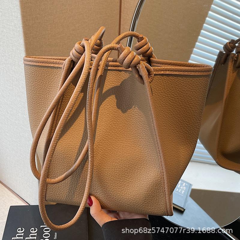 Niche large-capacity tote bag women's 2025 new fashion and high-end shoulder bag versatile child and mother bag