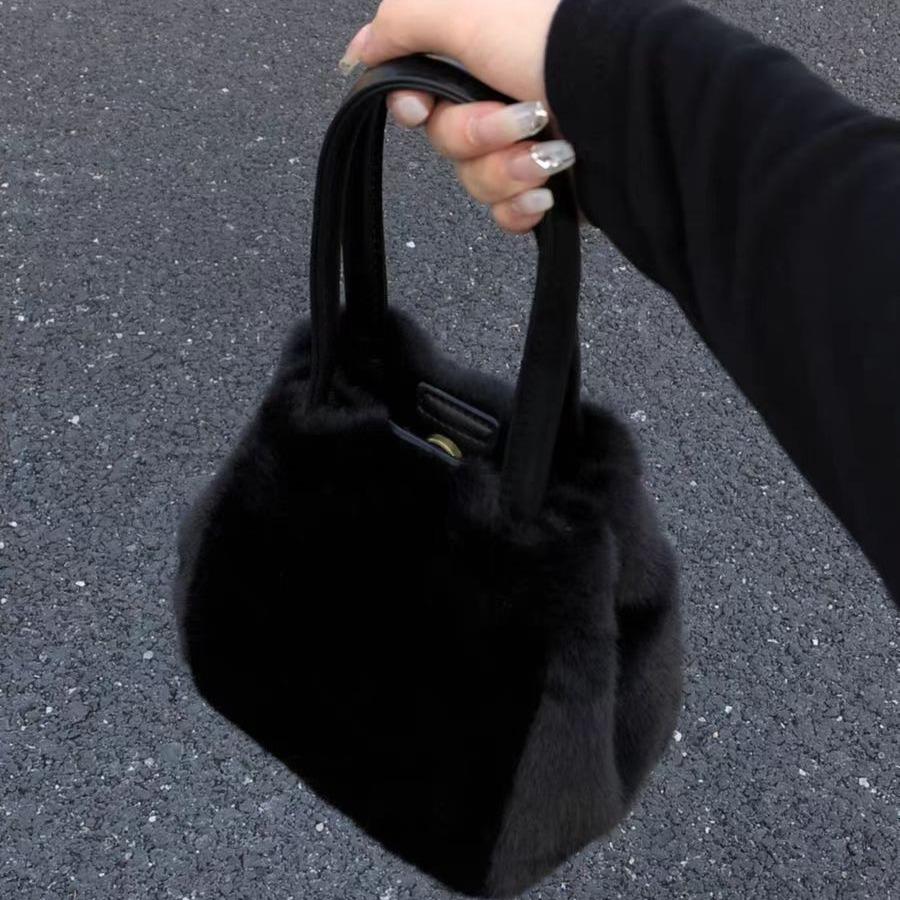Plush bag women's fluffy bag portable bucket bag fluffy messenger ins Korean version 2022 new autumn and winter