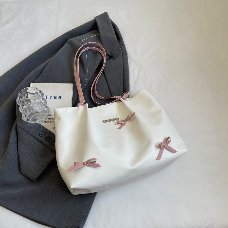 Leisure Commuting Large-capacity Bag Women's 2025 New Personalized Foreign Shoulder Bag College Students In Class Tote Bag