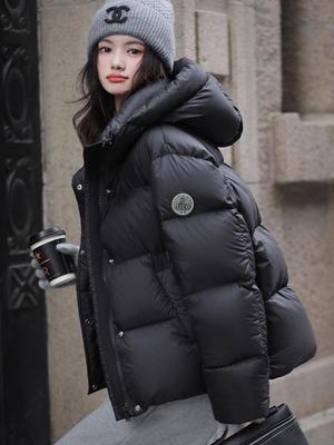 Women's 2025 Snow Mountain Black Cloud Puffer Jacket: New Thickened Short Winter Streetwear Fashion