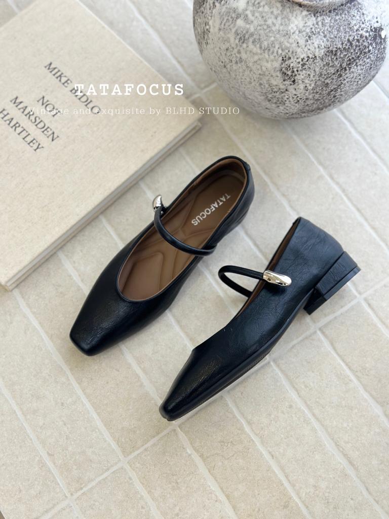 French retro simple Mary Jane shoes women's 2025 autumn new shallow mouth one pedal small square head showing feet small single shoes