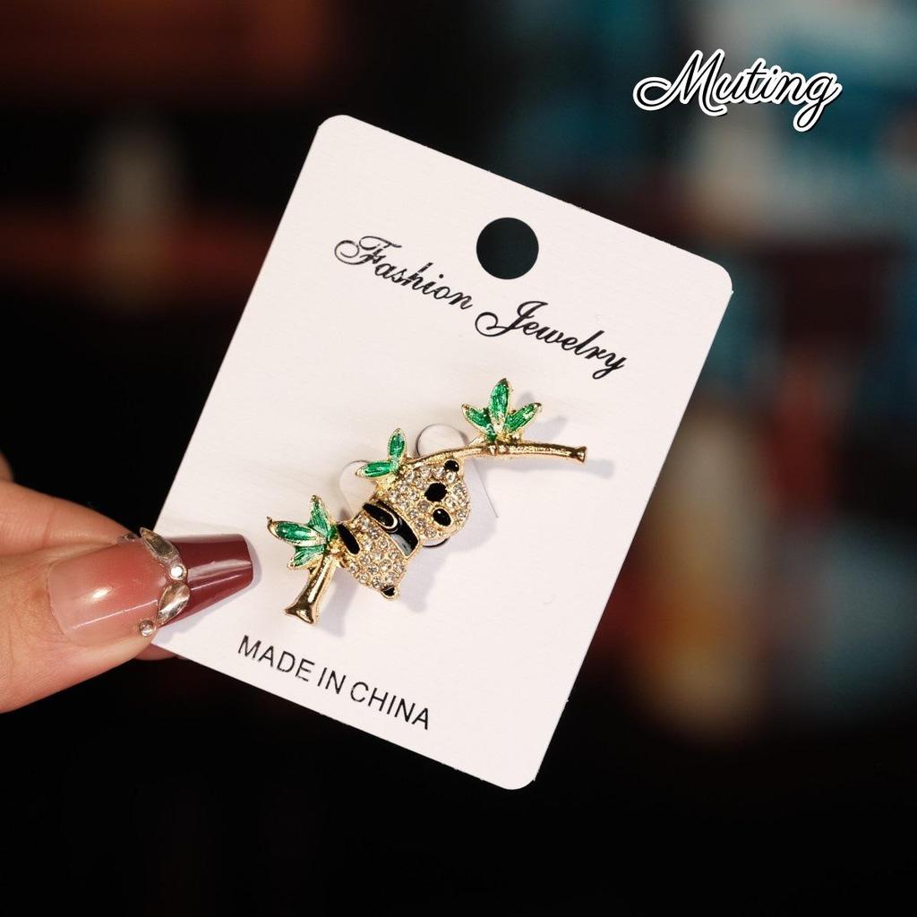 Elegant Panda and Bamboo Rhinestone Brooch – High-end Animal Alloy Design
