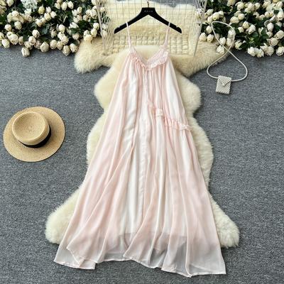 Dieses Sommerurlaubs-Stil Damenkleid verfügt über ein trägerloses, lockeres und figurschmeichelndes Chiffon-Langkleid.