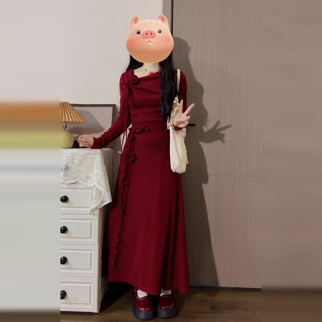 Elegant Red Waist-Cinching Dress for Women – Perfect for Spring and Autumn, Versatile as Inner or Outer Wear, Featuring a New Mid-Length Skirt Design