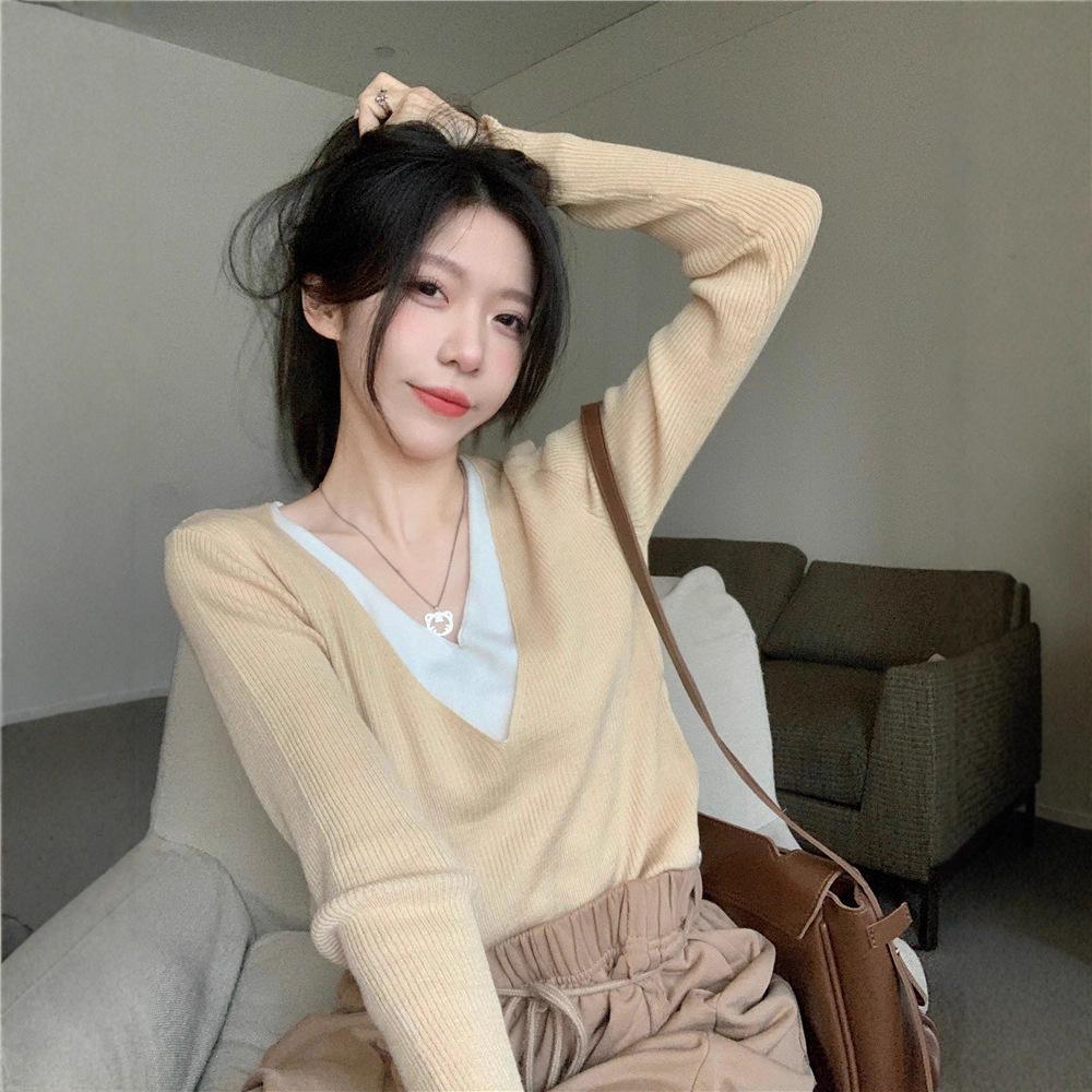 Fake two-piece splicing knitted sweater women's clothing autumn 2025 new v-neck design sense slim fit