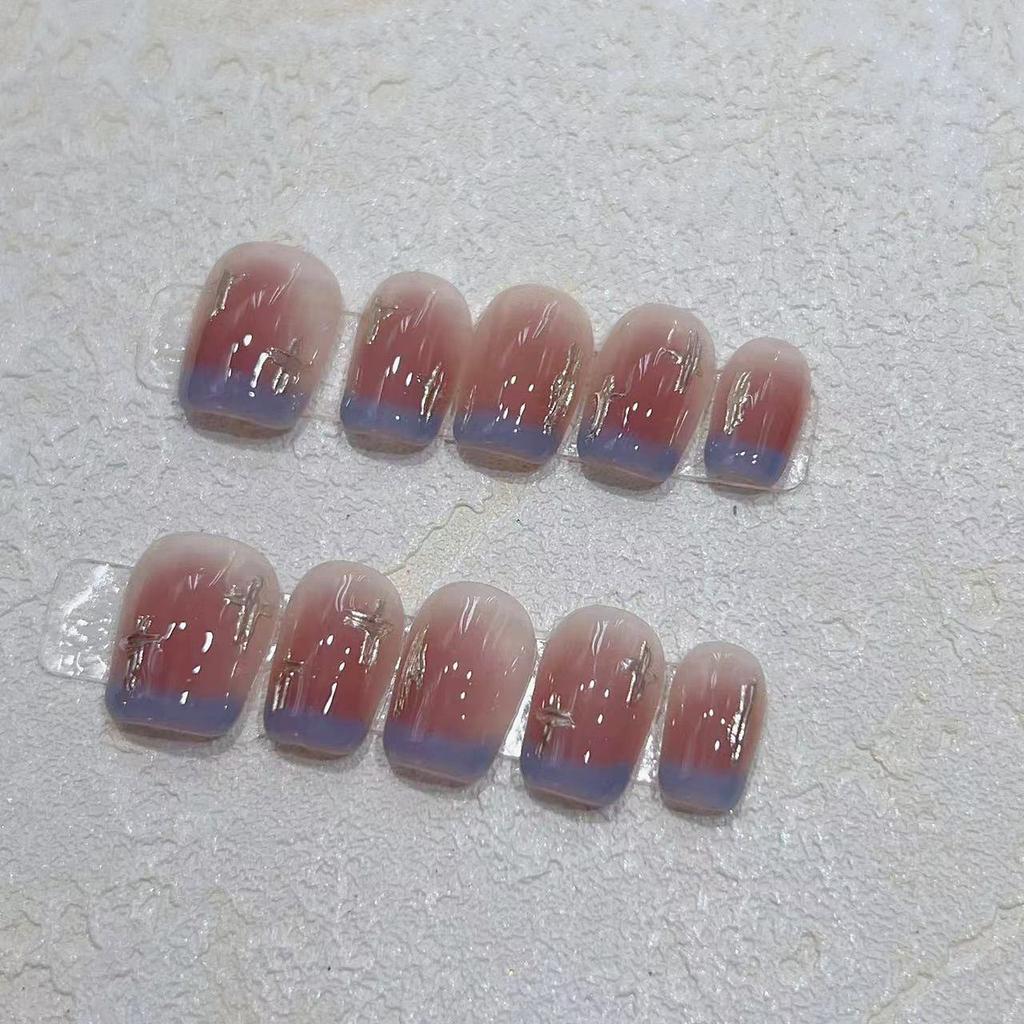 Wearing Nail Handmade Manicure Finished Fake Nail Patches In Autumn and Winter White Nude Blush French Flash Magic Mirror