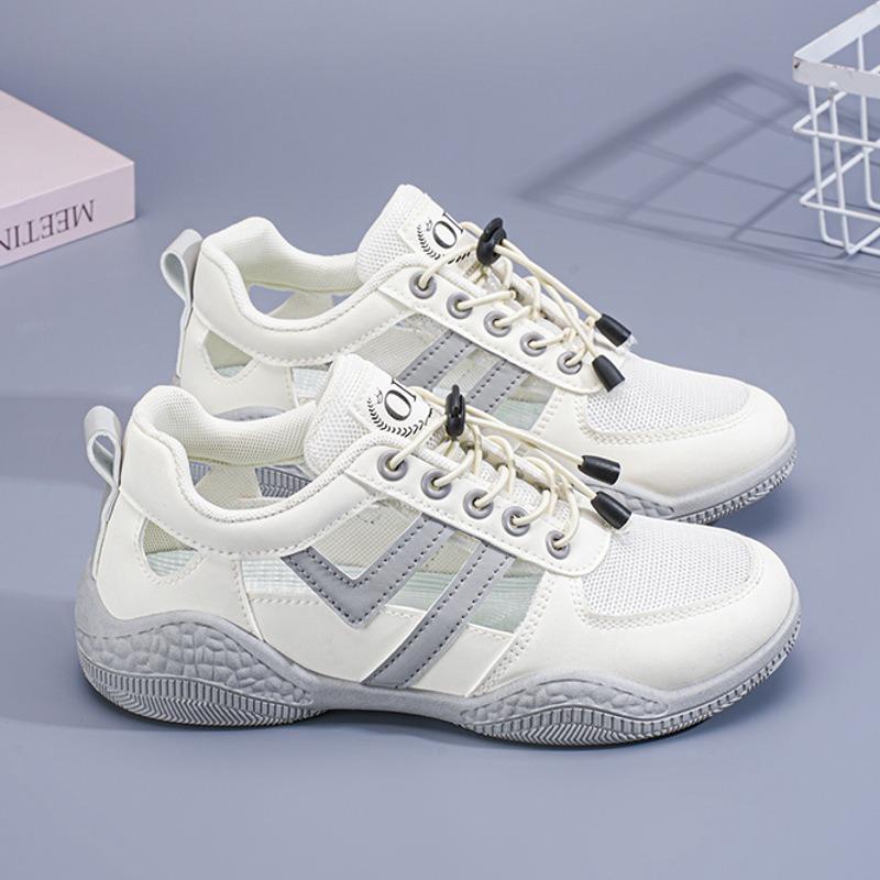 The New Breathable Shoes and Perforated Sandals Are Versatile and Sporty for Casual Wear