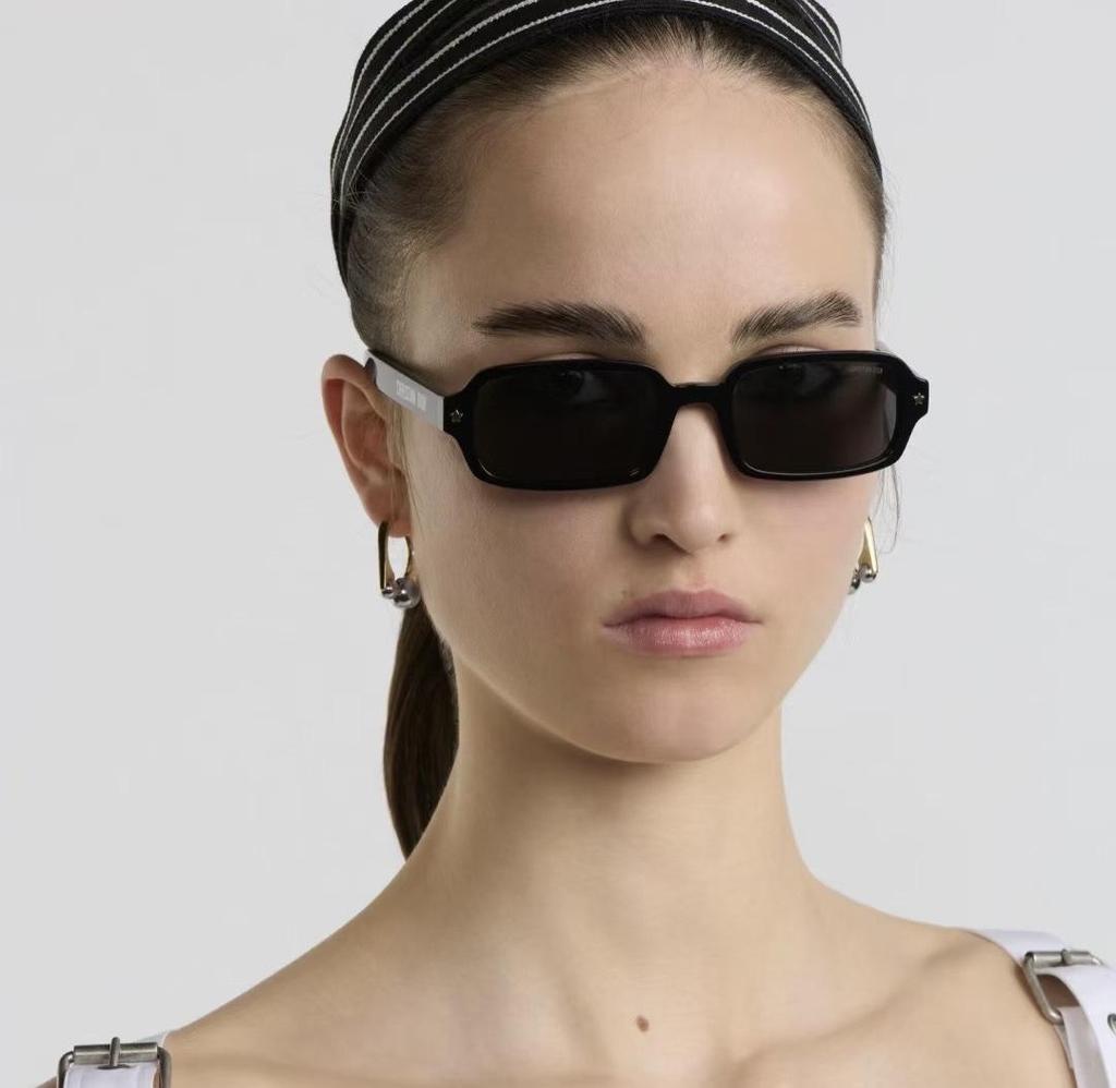 25 Stylish Small Frame Square Sunglasses - Street Style European & American Retro for Women