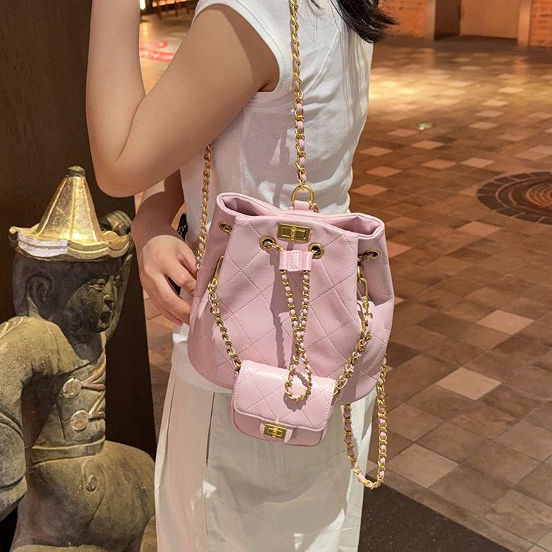 Sheepskin Backpack 2025 New Diamond Chain Bag Casual Versatile Leather Large Capacity Bucket Bag Women
