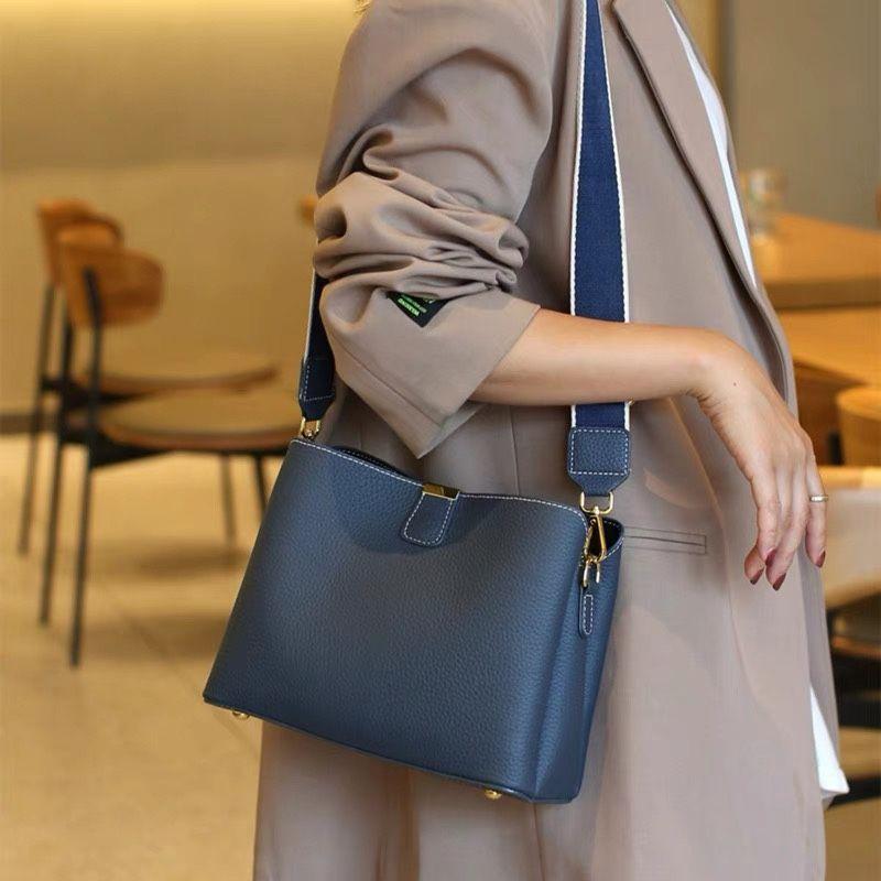

Fashion Large Capacity Work Clothing Shoulder Cattle Leather Bag Denim Blue