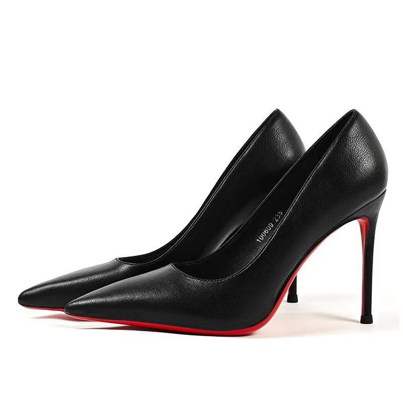 Escarpins à talons hauts à semelles rouges en cuir verni noir à bout pointu à décolleté léger, talons aiguilles haut de gamme sexy, chaussures simples de soirée