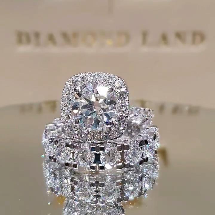 

Классическое женское кольцо для помолвки с микропаве из страз «Три драгоценности» Size 8