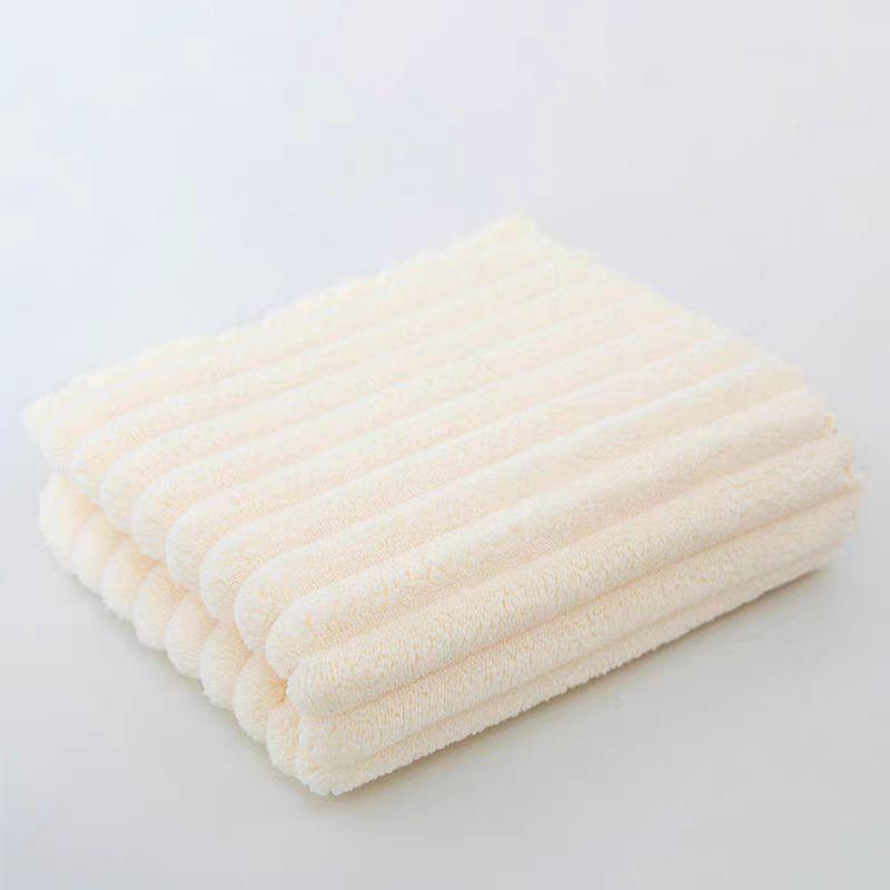 Candy strip fleece towel, enlarged thickened coconut milk strip, coral fleece bath towel, skin-friendly and water-absorbing quick-drying adult beach