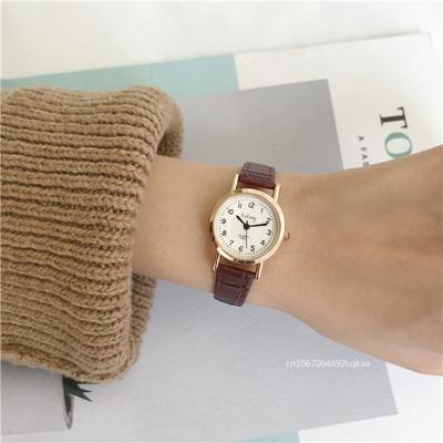 Vintage Leder Damen Kleine Uhren Designer Schlichtes Zifferblatt Lederarmband Wasserdicht Damen Quarz Relogio Feminino Reloj