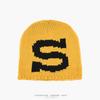 Korean-style color-block S-letter knitted beanie, unisex, for autumn and winter, warm, ear-covering, loose-fitting, and designed to be pulled over