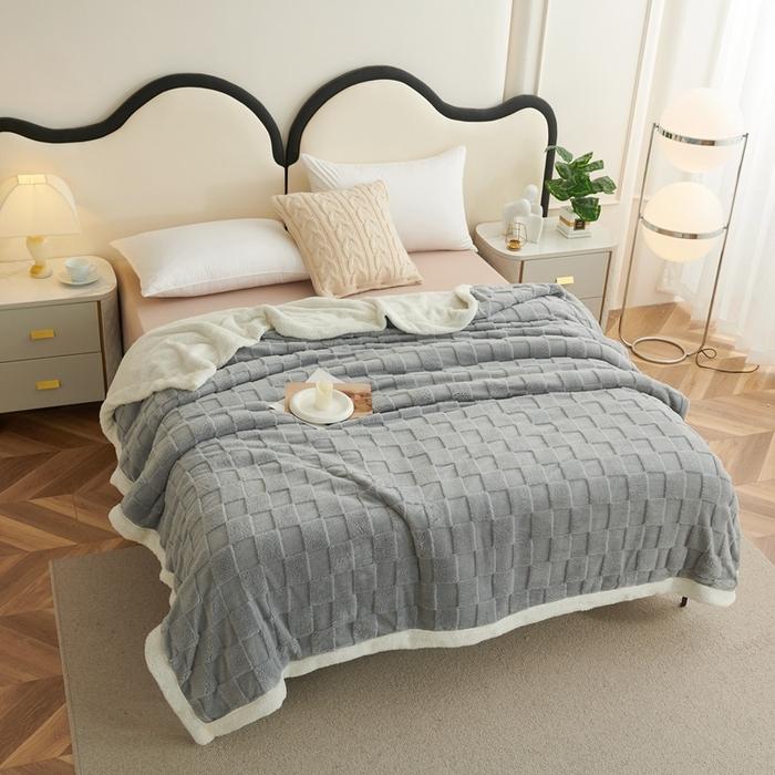 Chessboard Getafur Lamb Fleece Blanket Thickened Autumn and Winter Keeping Warm Sofa Blanket Can Be Used As A Bed Sheet