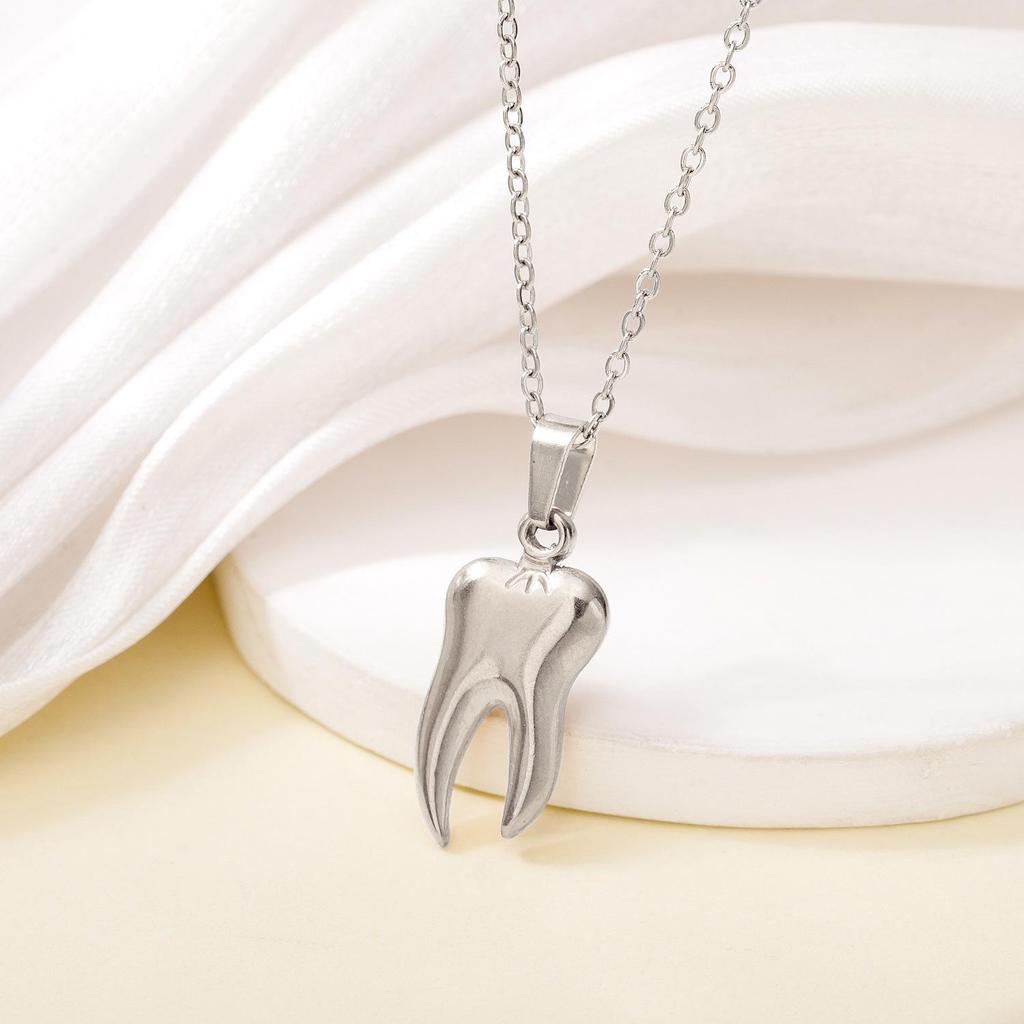 Women's Stainless Steel Clavicle Chain Necklace – Unique Non-Fading Pendant Design