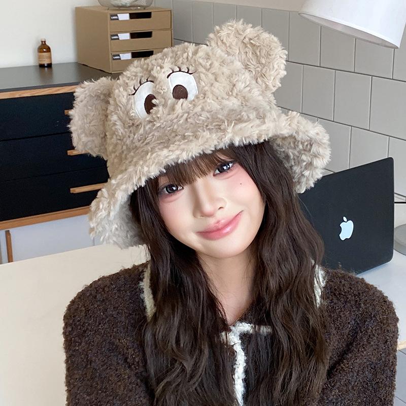 Cartoon Lamm Samt Fischerhut für Damen Japanisch Niedlich Großäugiger Plüschhut Warm und Ohrenschützend Niedlicher Schlupfhut Kleines Gesicht