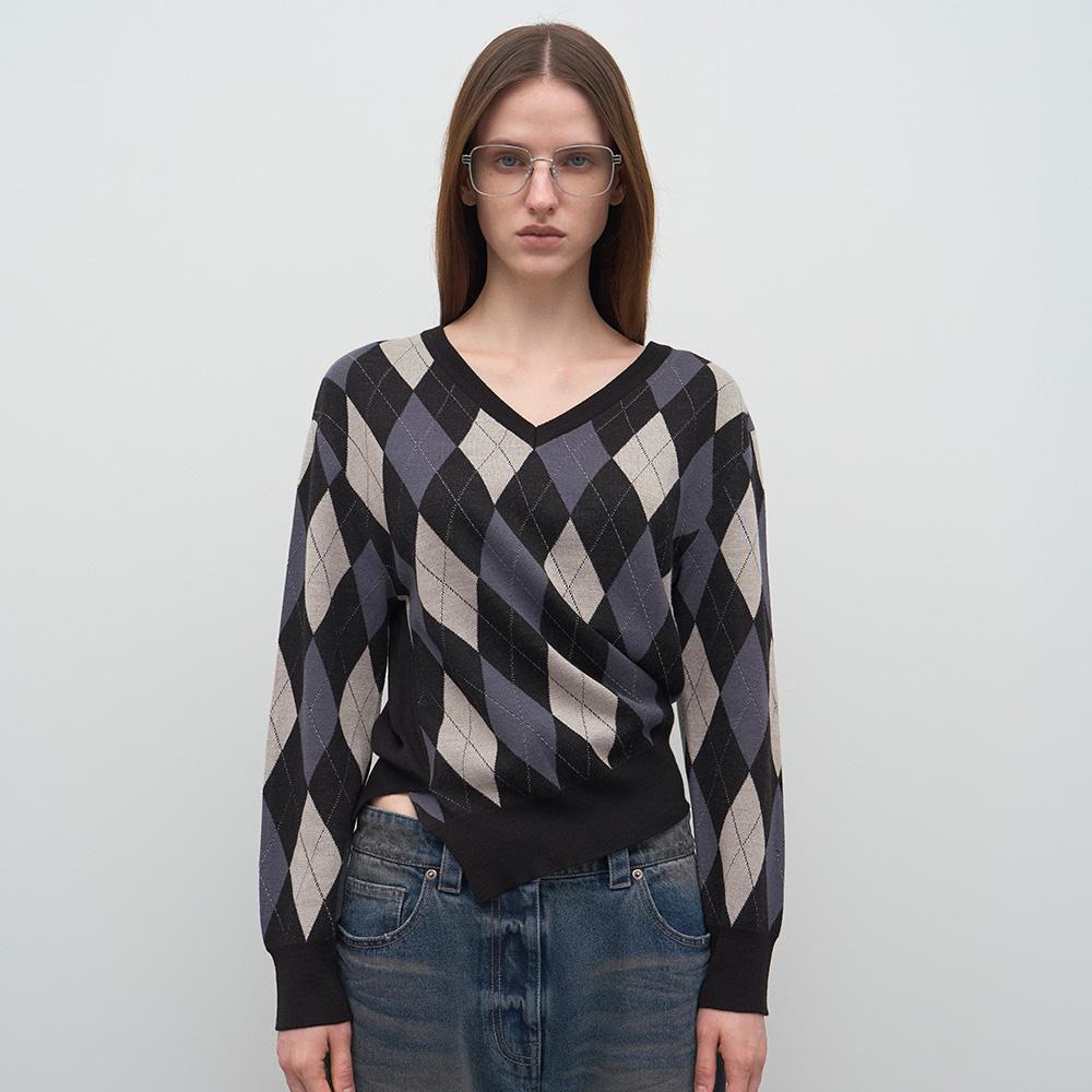 LCDC™ Argyle Check V-Neck Knit Top