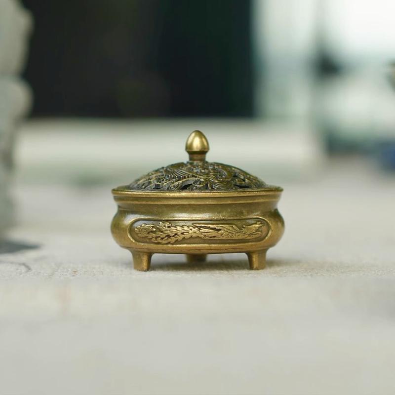 Mini Antique Brass Incense Burner Propitious Dragon Phoenix Hollow Incense Censer Ornaments Chinese Ancient Tea Desk Decor