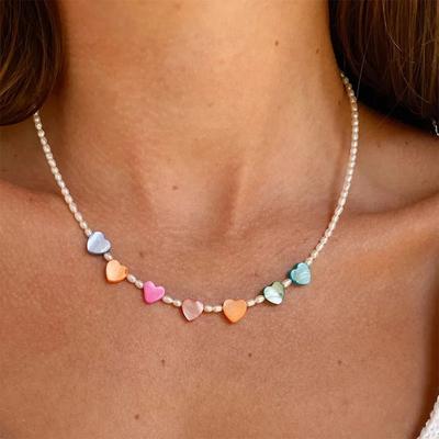 Tendance bijoux de fête de mariage collier ras du cou coeur coloré pour les femmes élégant blanc Imitation perle plage vacances colliers N198