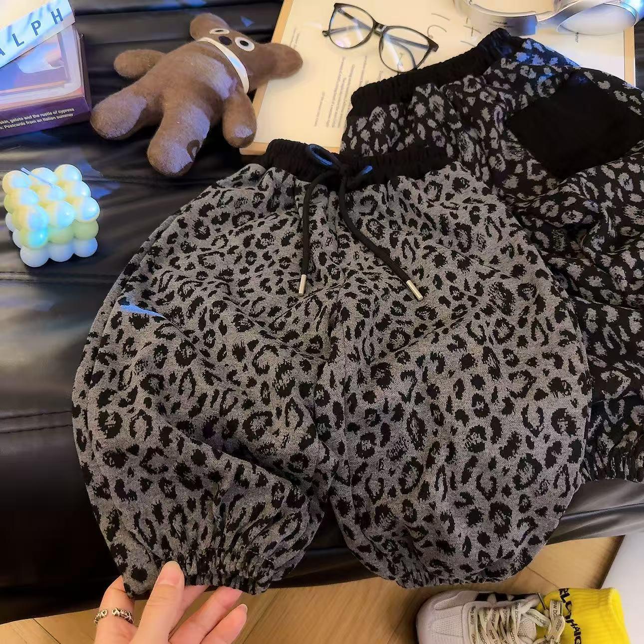 

2025 Stylish Kids Leopard Print Sweatpants for Spring & Autumn - Casual, Loose, Versatile Fashion for Boys & Girls 73