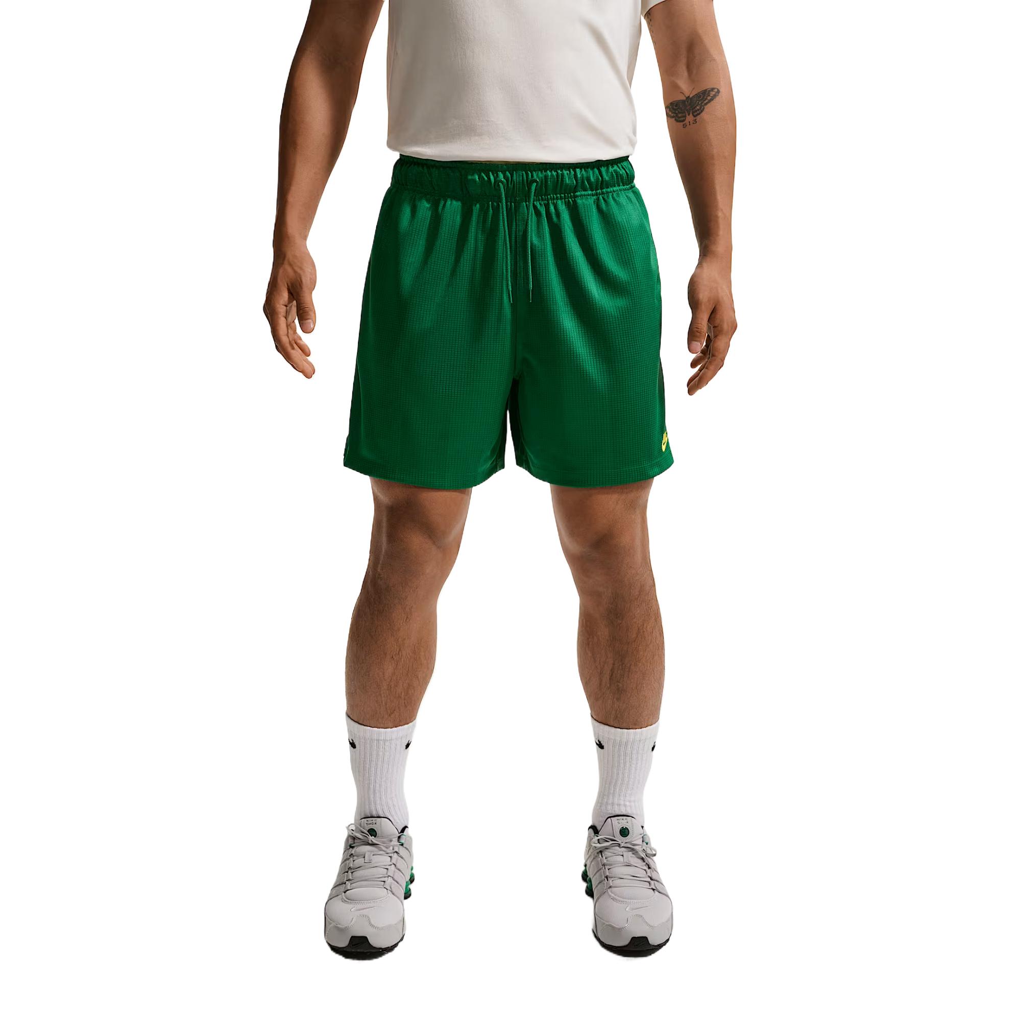 

Nike Sportswear Club Quick-Dry Solid Color Mid-Rise Casual Shorts Men shorts II4374-365 S