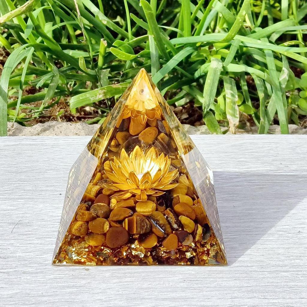 Crystal Stone Pyramid Resin Decor: Home, Office, Car Ornaments