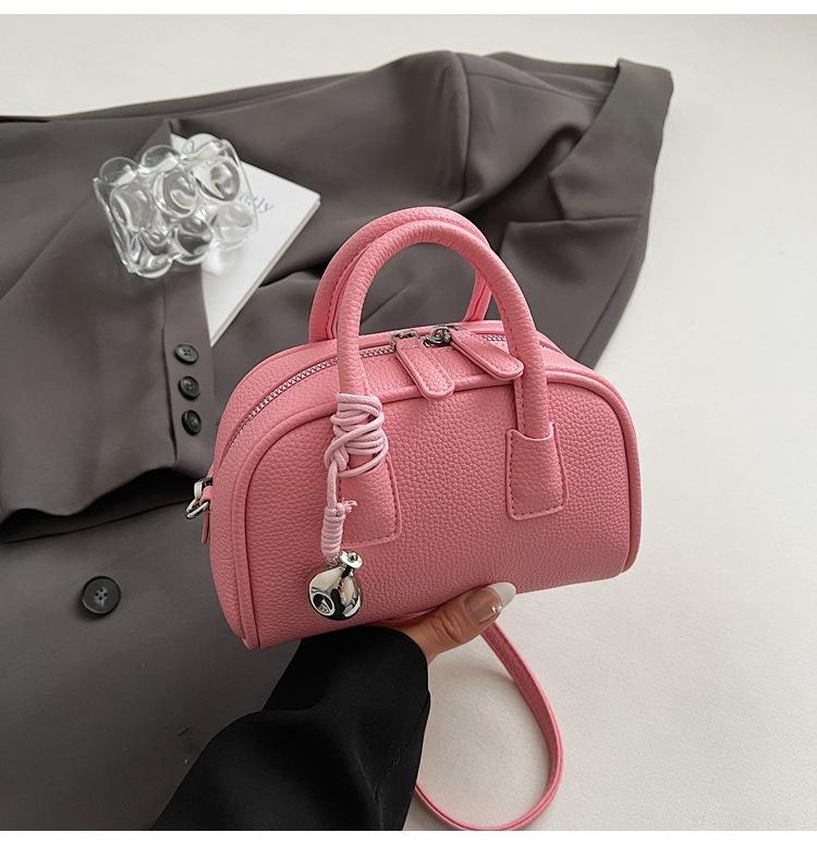 

2025 new lychee pattern shell bag bowling bag women s high-end exquisite hand bag messenger bag pillow bag