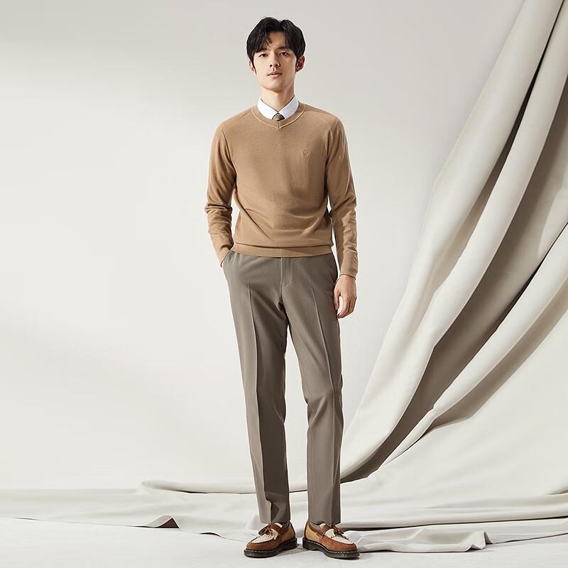 Septwolves Men's Cashmere Blend V-Neck Sweater