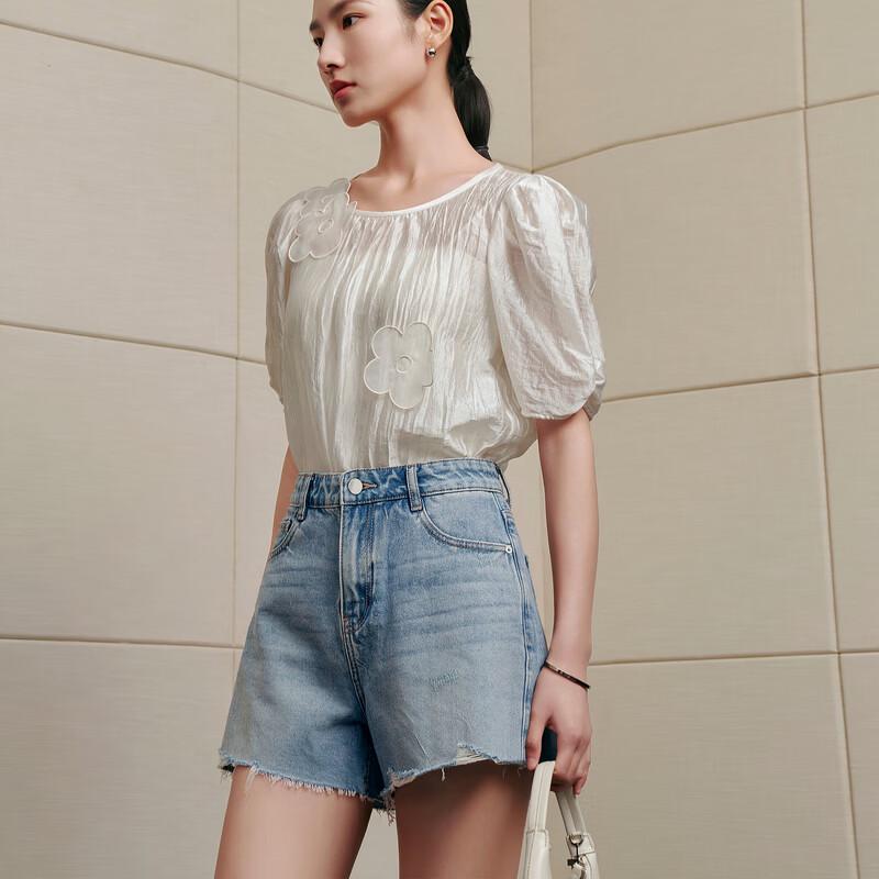 Women s Frayed Hem Loose Denim Shorts S