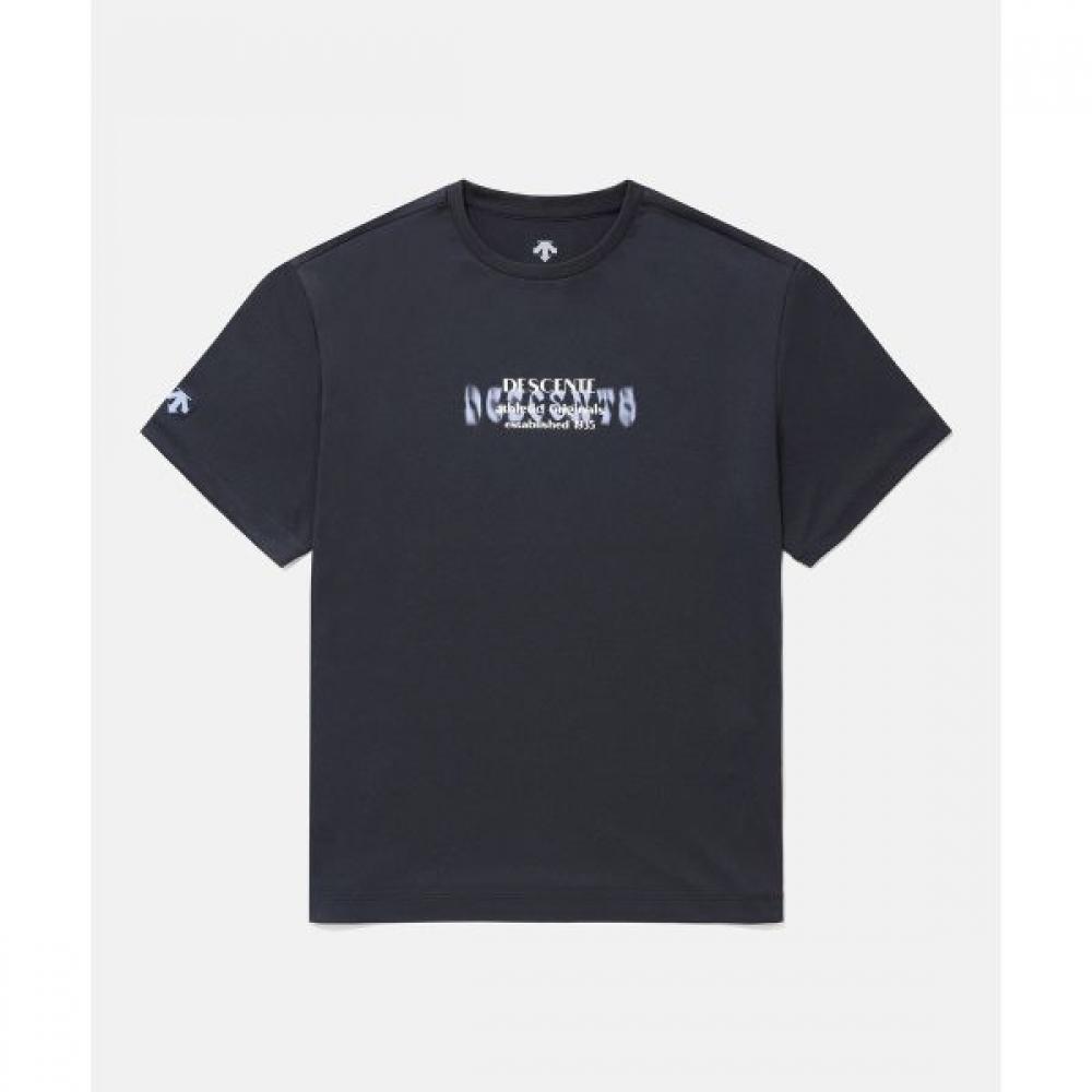 

DescenTe Womens Graphic ShorT Sleeve T shirT Black BLK0BLACK/85